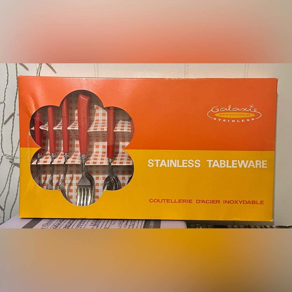 Groovy vintage flatware set - new in box
